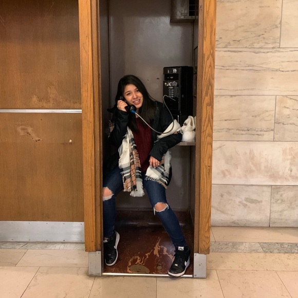 Meet your Posher, Camila - Picture 1 of 1